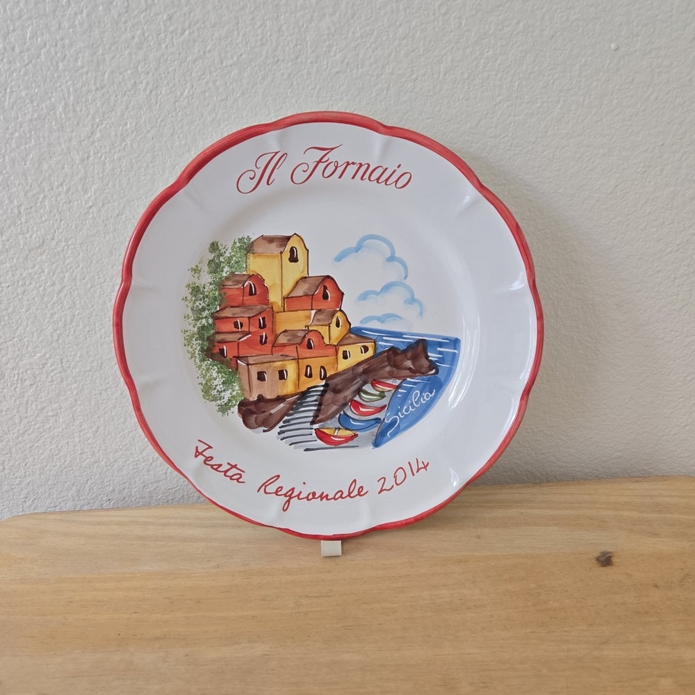 IL Fornaio Festa Regionale 2014 Sicilia Hand Painted Plate 10" Cerasella Ceramic